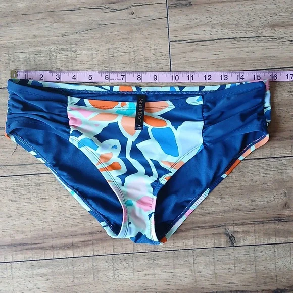 Women's Skechers Floral Patterned 2 Pc Tankini Set Swimwear. Size M - Picture 10 of 17